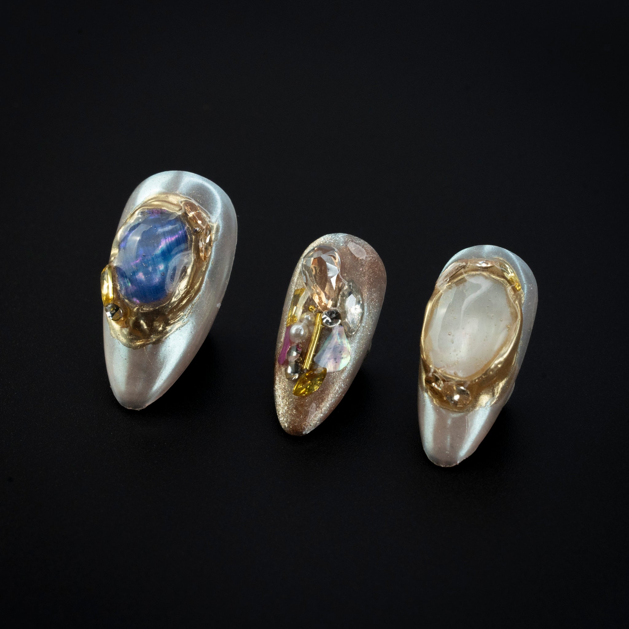 "Glass Land" Luxury Iridescent Gold Gemstone Press-On Nails- Almond Nails