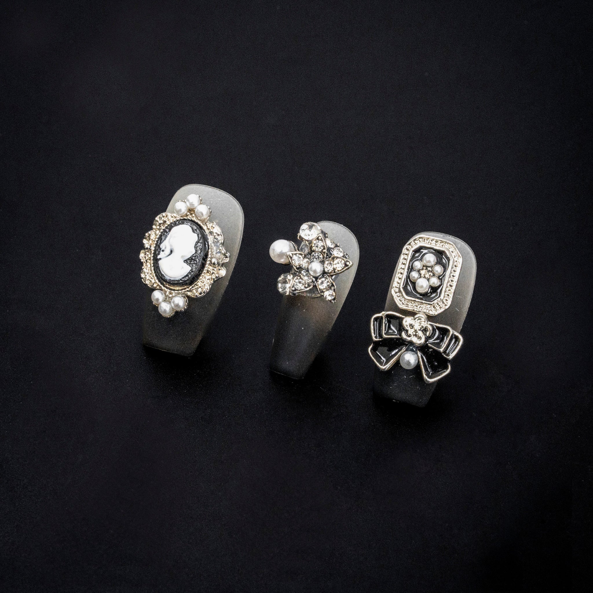 "Vintage Carving" Luxury Vintage Relievo Pearl Crystal Press-On Nails - Coffin Nails